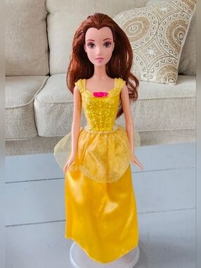 Mattel Disney Beauty and the Beast Bell Doll Princess in Yellow Dress Beautiful